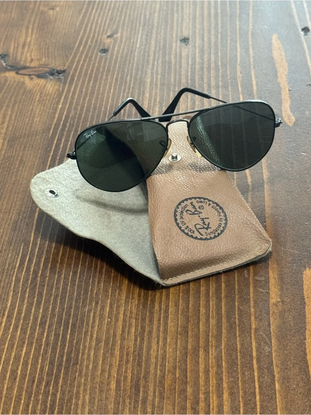 Vintage Ray-Ban B&L Aviator L2823 VUAS Black Sunglasses USA with Original Case